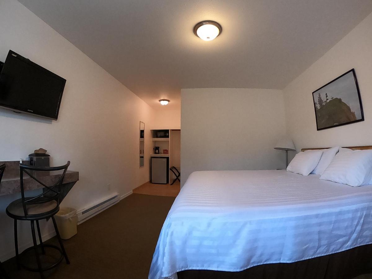 Col-Pacific Motel Ilwaco Екстер'єр фото